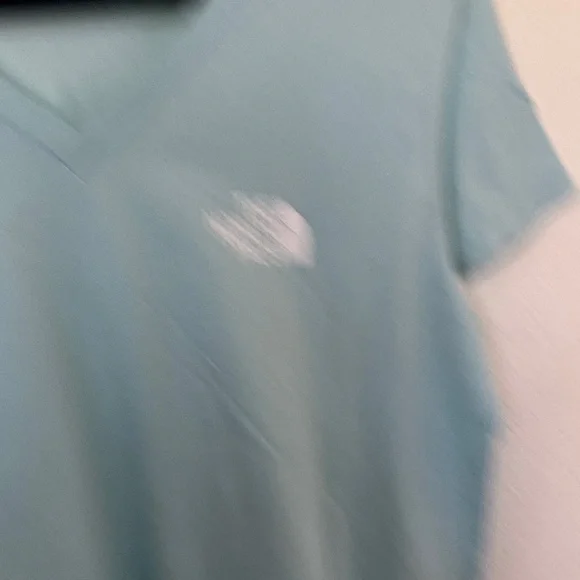 The North Face Women’s XL V-Neck Short Sleeve Active T-Shirt Blue - Picture 8 of 8